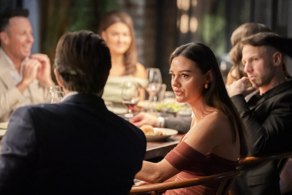 Veronica questioning Eliot at the MAFS dinner party.